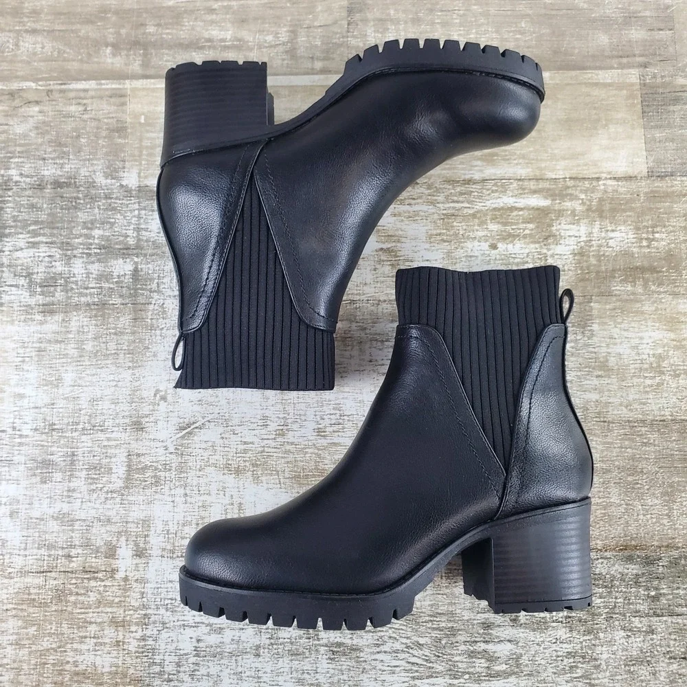 MIA Jasper Womens Lug Ankle Boots Sz 7.5 M Black Leather Ribbed Knit Cushioned